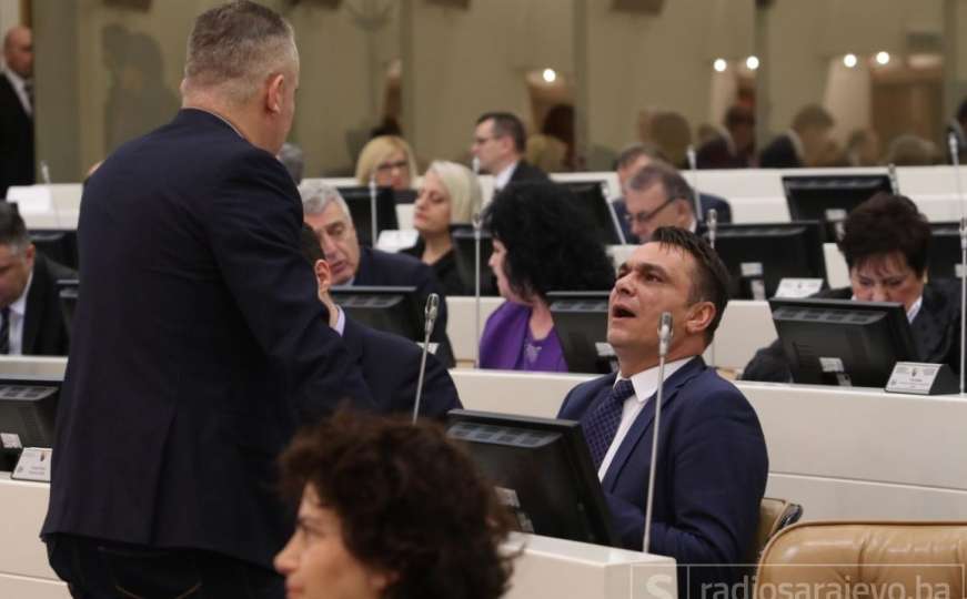 Žustra rasprava o hrvatskom prijedlogu Izbornog zakona, glasanje na kraju sjednice